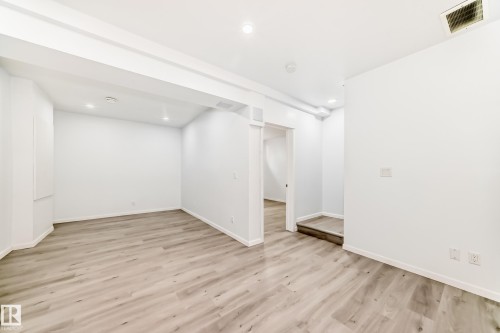 2043 51 Street, Edmonton, AB - Indoor