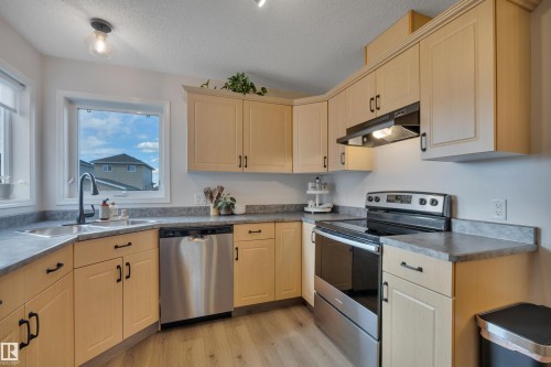 266 Avena Circle, Leduc, AB - Indoor Photo Showing Kitchen With Double Sink