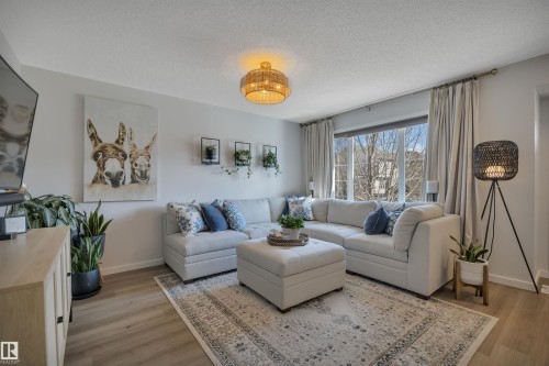 266 Avena Circle, Leduc, AB - Indoor Photo Showing Living Room