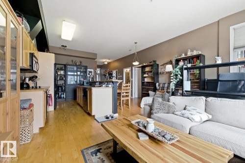 324 10407 122 Street, Edmonton, AB - Indoor