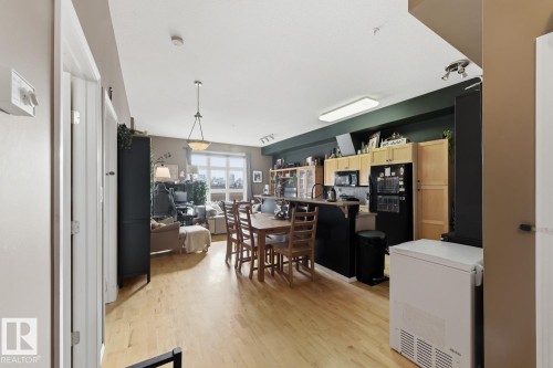 324 10407 122 Street, Edmonton, AB - Indoor