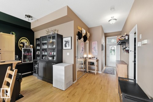 324 10407 122 Street, Edmonton, AB - Indoor