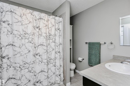 7280 Edgemont Way, Edmonton, AB - Indoor Photo Showing Bathroom