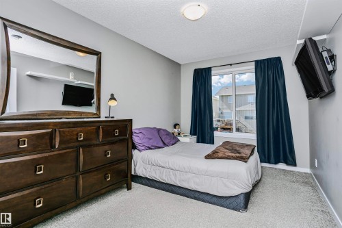 7280 Edgemont Way, Edmonton, AB - Indoor Photo Showing Bedroom