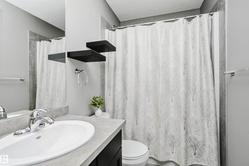Upstairs - 7280 Edgemont Way, Edmonton, AB - Indoor Photo Showing Bathroom