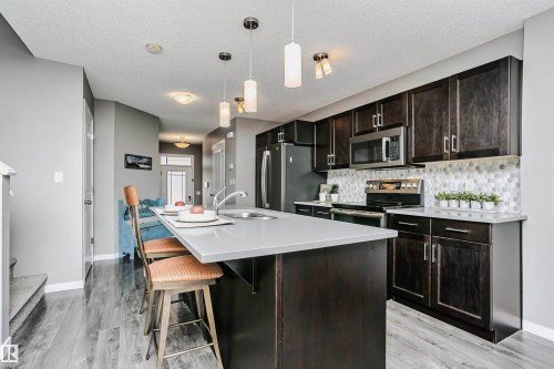 7280 Edgemont Way, Edmonton, AB - Indoor Photo Showing Kitchen With Upgraded Kitchen