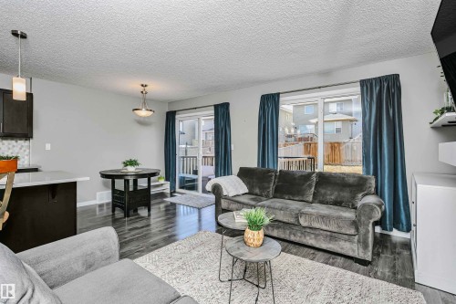7280 Edgemont Way, Edmonton, AB - Indoor Photo Showing Living Room