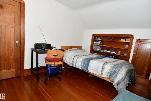 49074 Rge Rd 241, Rural Leduc County, AB - Indoor Photo Showing Bedroom