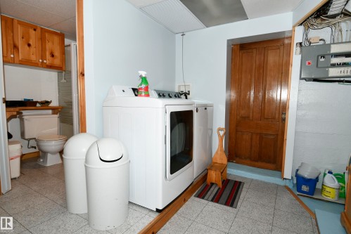 49074 Rge Rd 241, Rural Leduc County, AB - Indoor Photo Showing Laundry Room