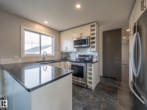 9319 Ottewell Road, Edmonton, AB - Indoor Photo Showing Kitchen