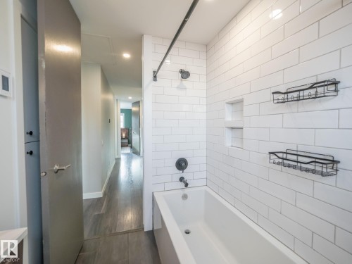 9319 Ottewell Road, Edmonton, AB - Indoor Photo Showing Bathroom