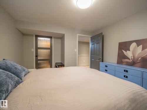 9319 Ottewell Road, Edmonton, AB - Indoor Photo Showing Bedroom