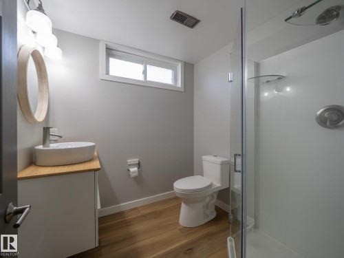 9319 Ottewell Road, Edmonton, AB - Indoor Photo Showing Bathroom