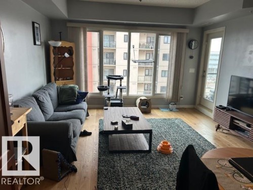 710 10303 111 Street, Edmonton, AB - Indoor Photo Showing Living Room