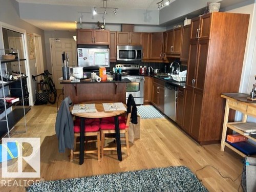 710 10303 111 Street, Edmonton, AB - Indoor