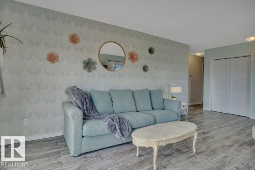 4002 42B Avenue, Leduc, AB - Indoor Photo Showing Living Room