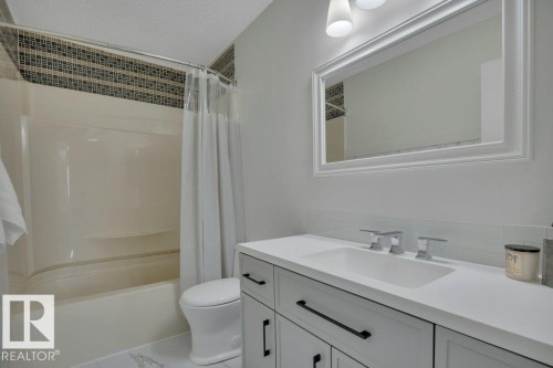 4002 42B Avenue, Leduc, AB - Indoor Photo Showing Bathroom