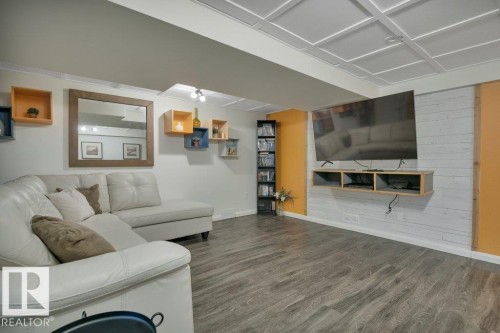 4002 42B Avenue, Leduc, AB - Indoor Photo Showing Living Room