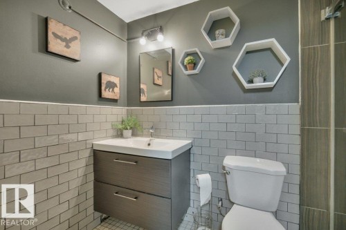 4002 42B Avenue, Leduc, AB - Indoor Photo Showing Bathroom