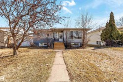 12033 54 Street  Edmonton, AB T5W 3N2
