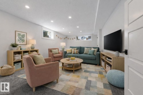 12033 54 Street, Edmonton, AB - Indoor Photo Showing Living Room