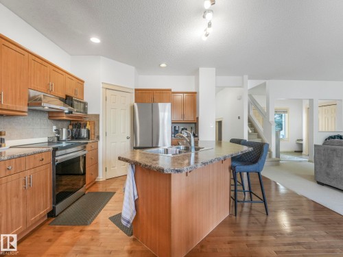 3031 Spence Wynd, Edmonton, AB - Indoor Photo Showing Kitchen With Double Sink