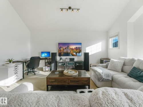 3031 Spence Wynd, Edmonton, AB - Indoor Photo Showing Living Room