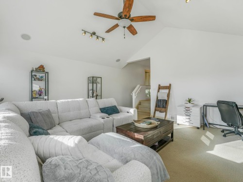 3031 Spence Wynd, Edmonton, AB - Indoor Photo Showing Living Room