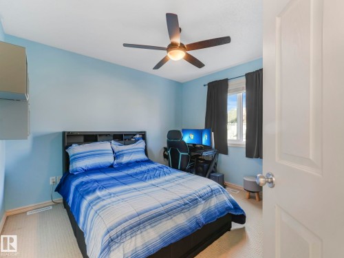 3031 Spence Wynd, Edmonton, AB - Indoor Photo Showing Bedroom