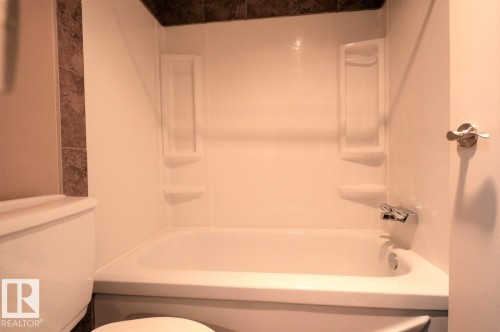203 5125 Riverbend Road, Edmonton, AB - Indoor Photo Showing Bathroom