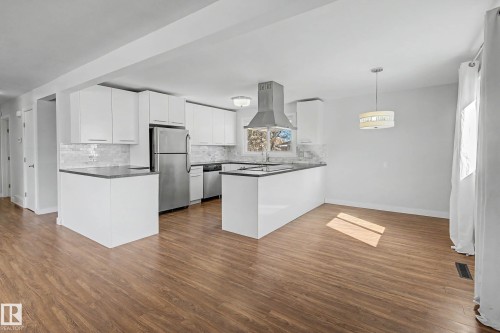 7815 156 Street, Edmonton, AB - Indoor Photo Showing Kitchen
