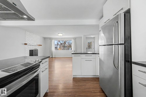 7815 156 Street, Edmonton, AB - Indoor Photo Showing Kitchen With Stainless Steel Kitchen
