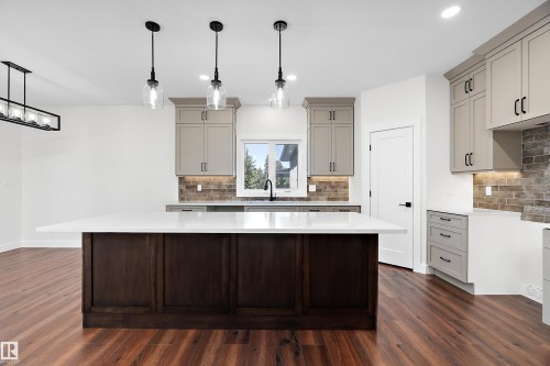 131 Bela Drive, Millet, AB - Indoor Photo Showing Kitchen With Upgraded Kitchen