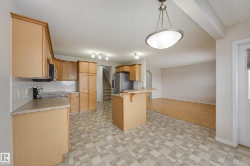 16522 56 Street, Edmonton, AB - Indoor Photo Showing Kitchen