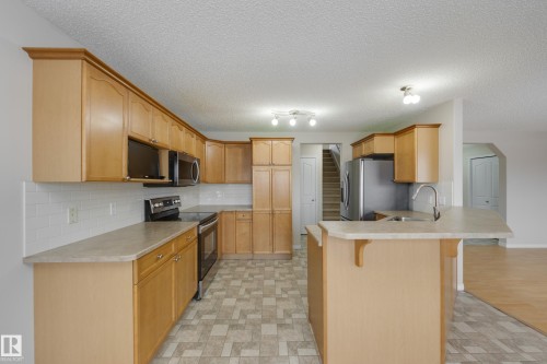 16522 56 Street, Edmonton, AB - Indoor Photo Showing Kitchen