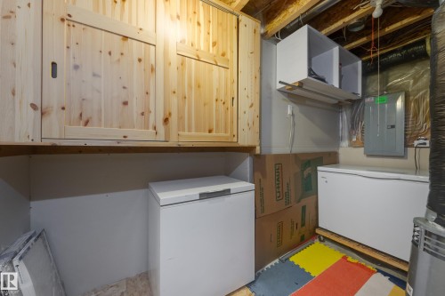 16522 56 Street, Edmonton, AB - Indoor Photo Showing Laundry Room