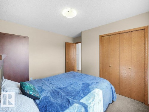5320 156 Avenue, Edmonton, AB - Indoor Photo Showing Bedroom