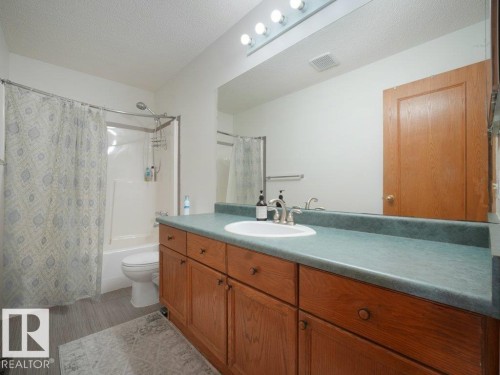 5320 156 Avenue, Edmonton, AB - Indoor Photo Showing Bathroom