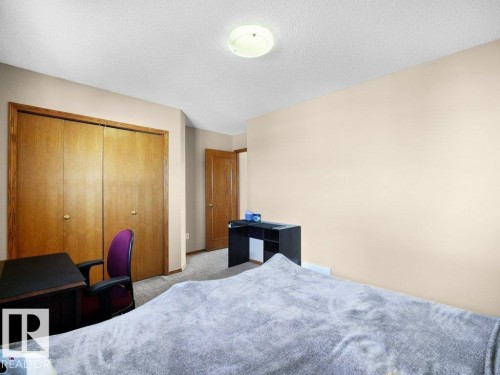 5320 156 Avenue, Edmonton, AB - Indoor Photo Showing Bedroom