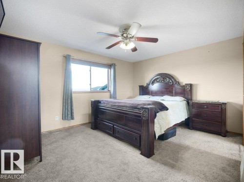 5320 156 Avenue, Edmonton, AB - Indoor Photo Showing Bedroom