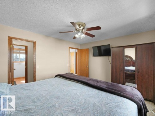 5320 156 Avenue, Edmonton, AB - Indoor Photo Showing Bedroom