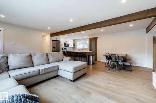 17 Spruce Crescent, St. Albert, AB - Indoor Photo Showing Living Room