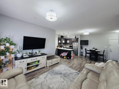 303 812 Welsh Drive, Edmonton, AB - Indoor Photo Showing Living Room