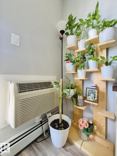 303 812 Welsh Drive, Edmonton, AB - Indoor Photo Showing Other Room