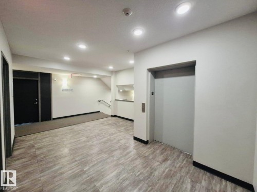 303 812 Welsh Drive, Edmonton, AB - Indoor Photo Showing Other Room