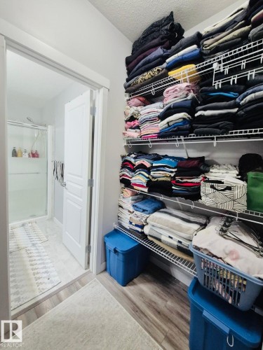 303 812 Welsh Drive, Edmonton, AB - Indoor