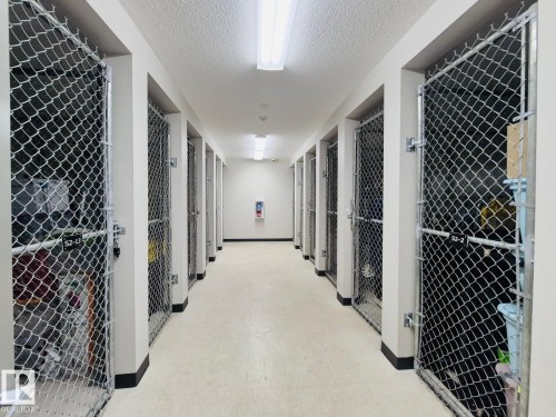 303 812 Welsh Drive, Edmonton, AB - Indoor Photo Showing Other Room