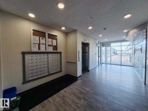 303 812 Welsh Drive, Edmonton, AB - Indoor Photo Showing Other Room