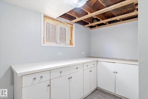 10439 159 Street, Edmonton, AB - Indoor