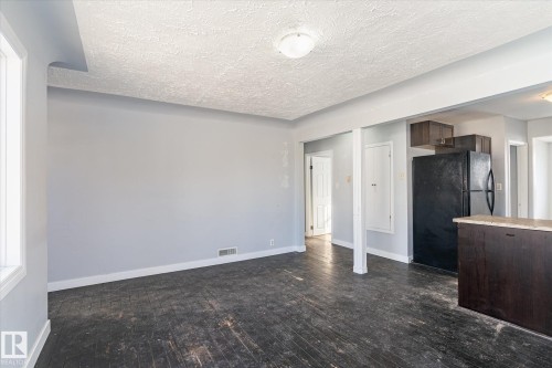 10439 159 Street, Edmonton, AB - Indoor
